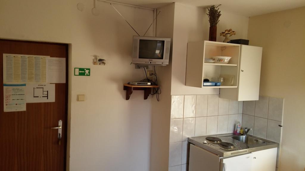 Apartments Srhoj Stari Grad  Extérieur photo