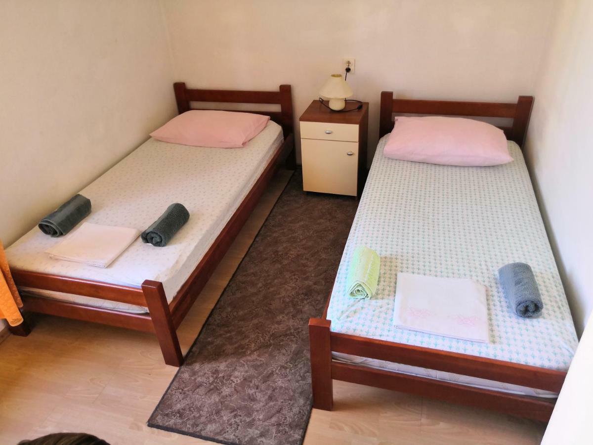 Apartments Srhoj Stari Grad  Extérieur photo