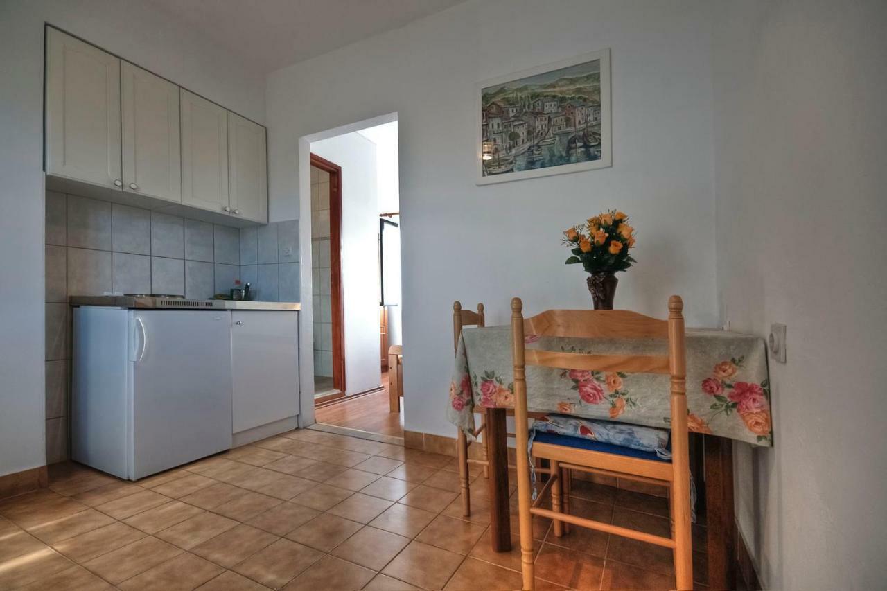 Apartments Srhoj Stari Grad  Extérieur photo
