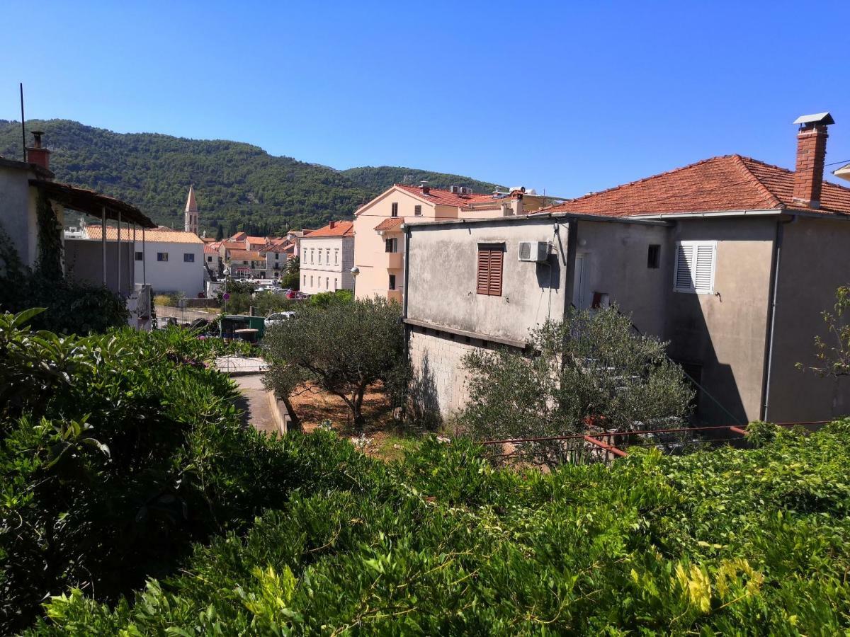 Apartments Srhoj Stari Grad  Extérieur photo