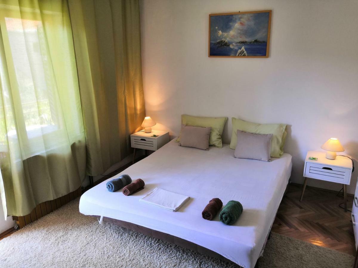 Apartments Srhoj Stari Grad  Extérieur photo