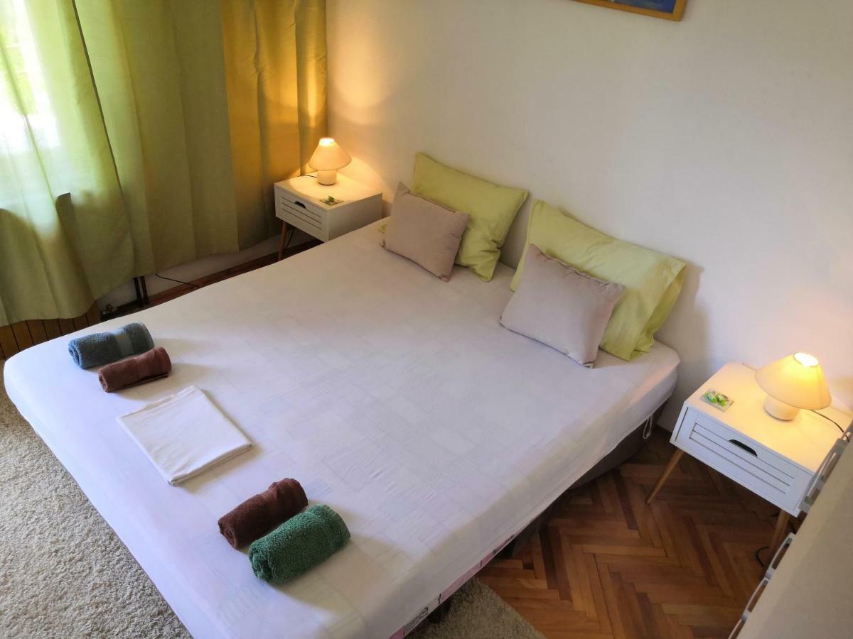 Apartments Srhoj Stari Grad  Extérieur photo